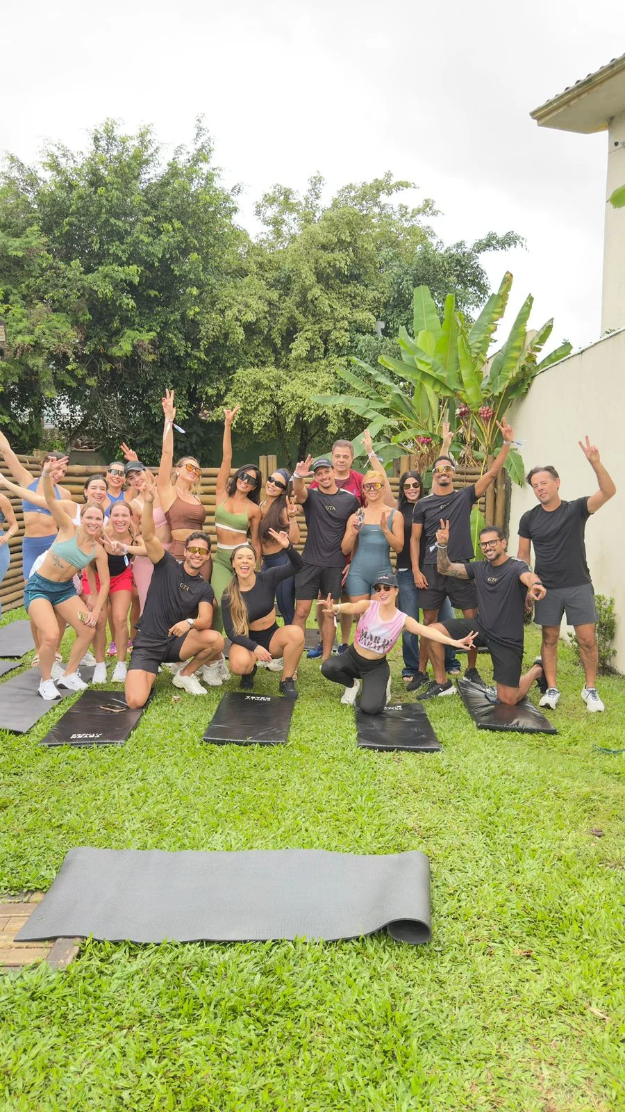 Grupo reunido na vivência Mar D' Paraty